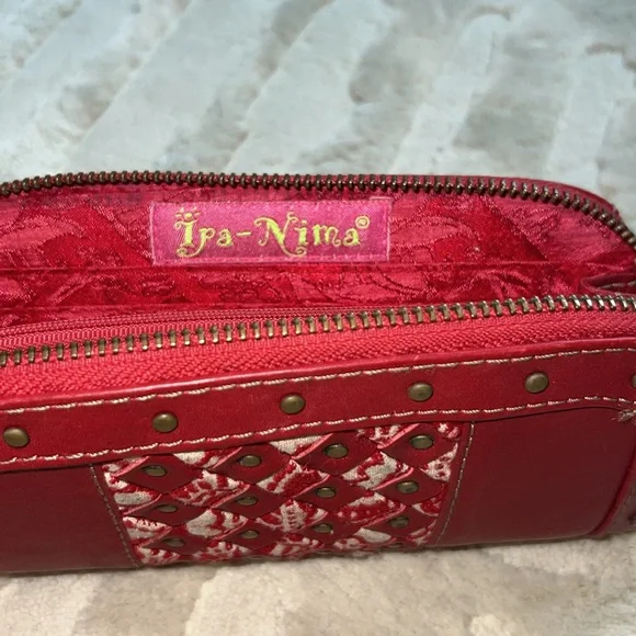 Ipa-Nima Cali embroiled leather zipper clutch wallet - Picture 6 of 6